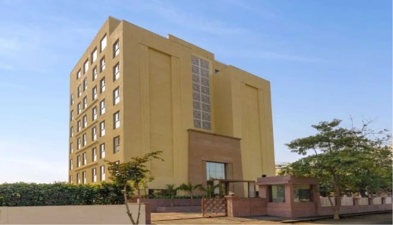 Ginger Greater Noida, Pari Chowk